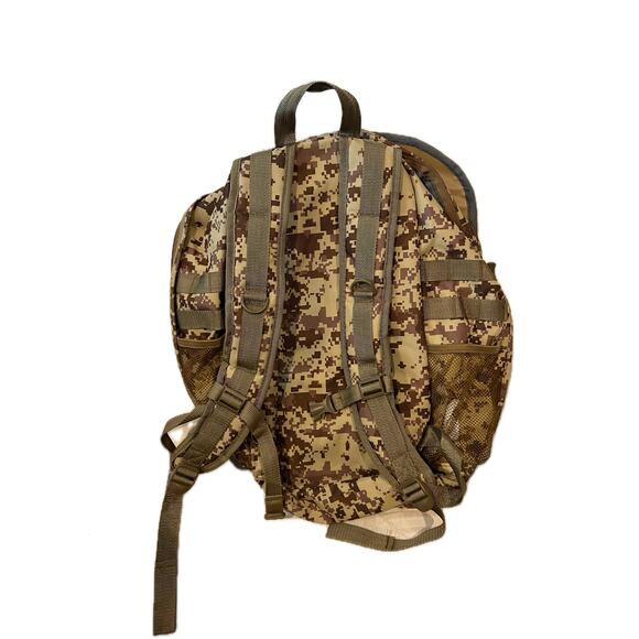 Generic Desert Tan Camo Tactical Backpack - Picture 2 of 4